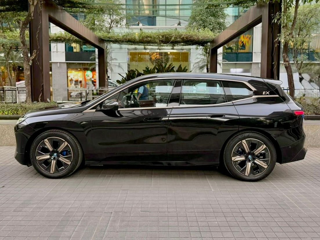 BMW IX xdrive e40