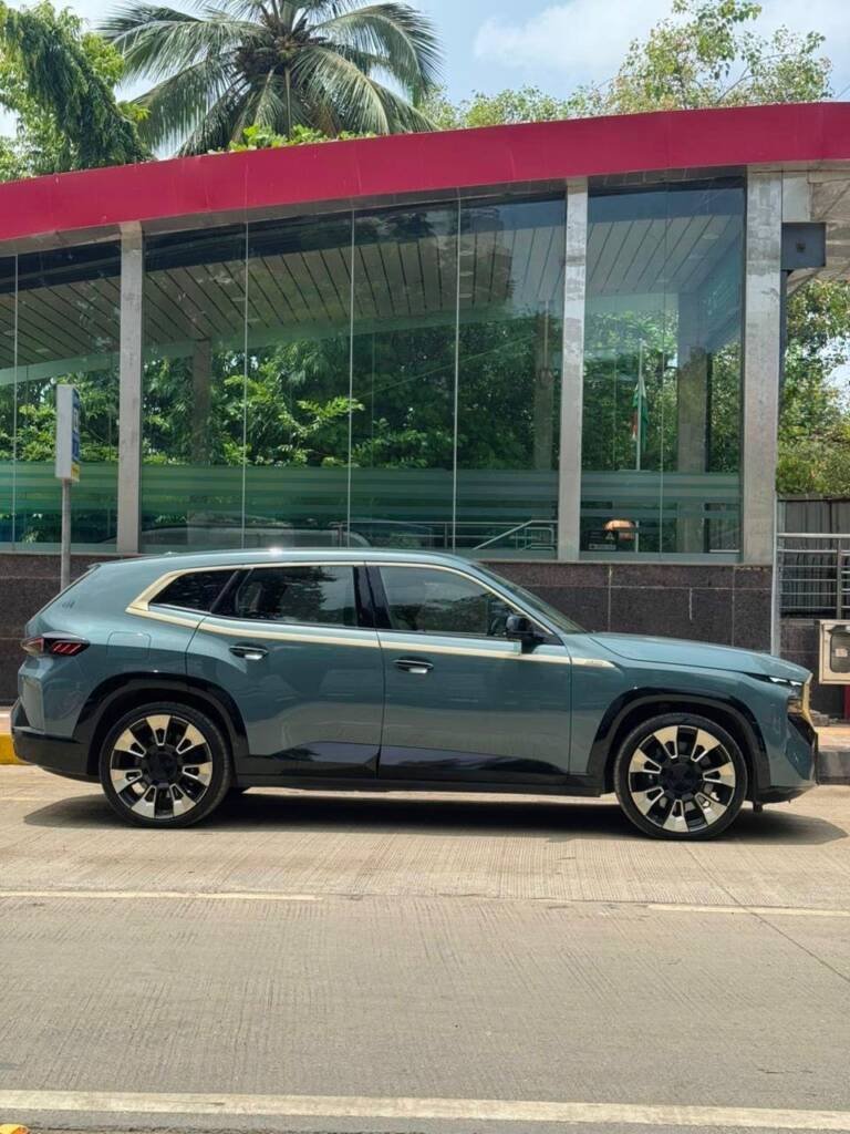 BMW XM Night Gold Edition