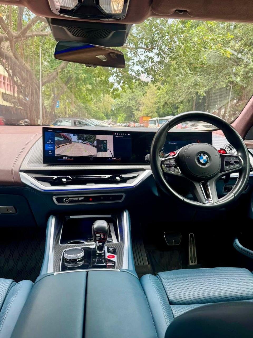 BMW XM Night Gold Edition