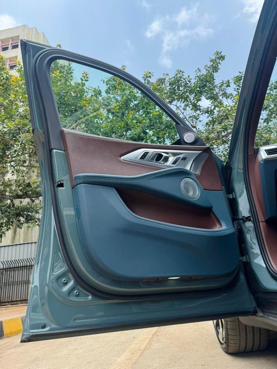 BMW XM Night Gold Edition