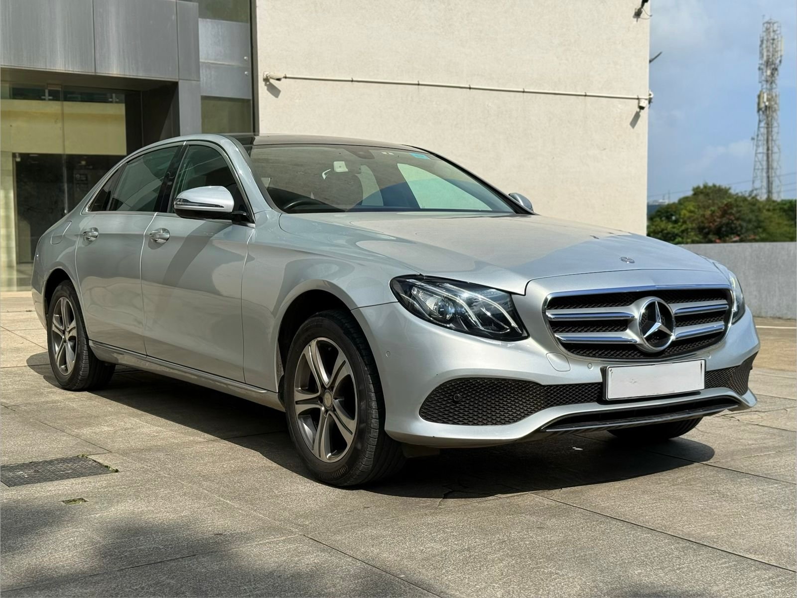 Mercedes Benz E200 LWB