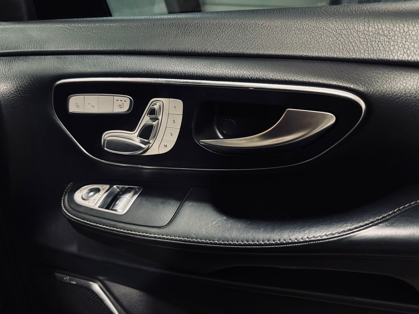 Mercedes Benz V Class 220D