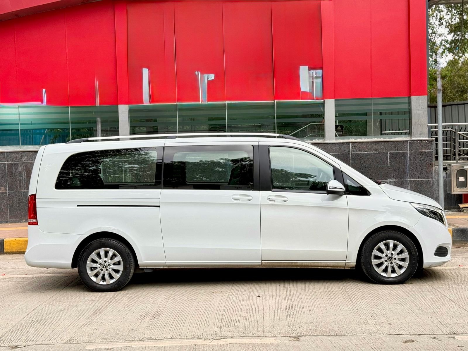 Mercedes Benz V 220d