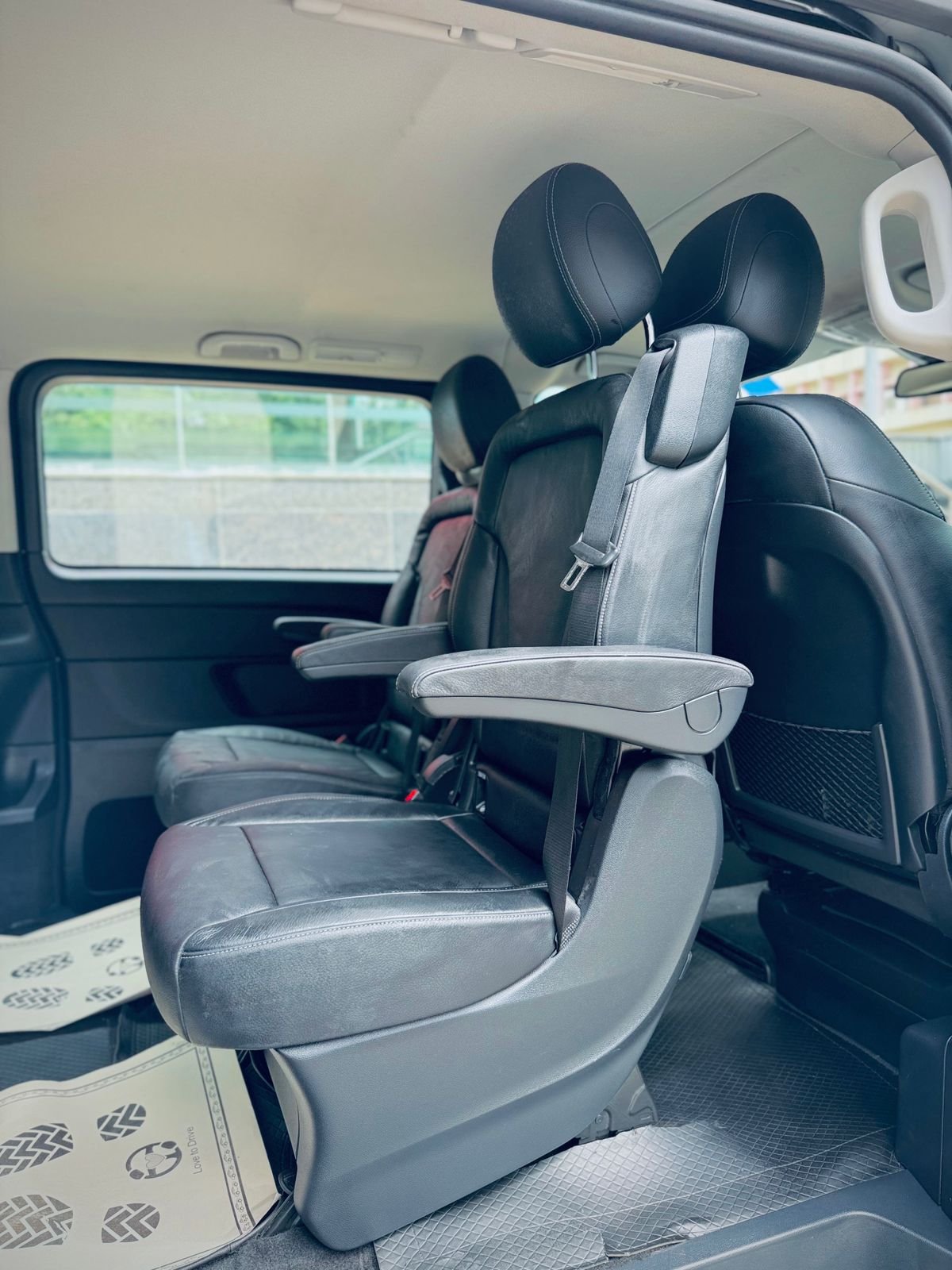 Mercedes Benz V 220d