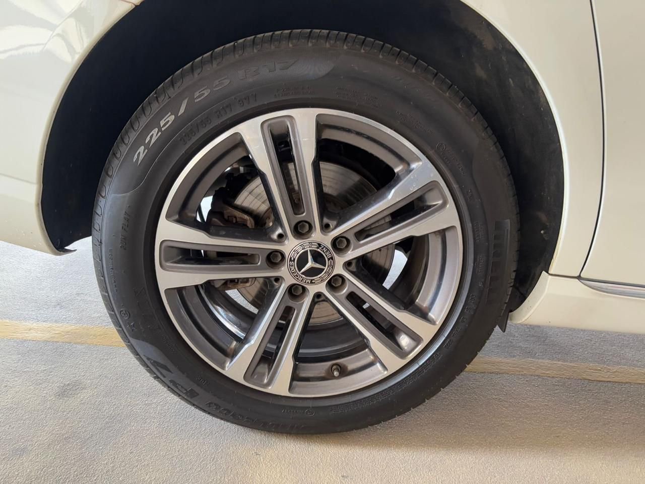 Mercedes Benz E Class E200 Exclusive