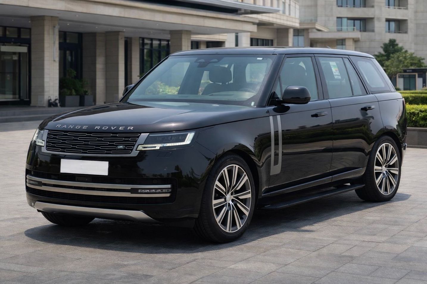 The Range Rover HSE LWB