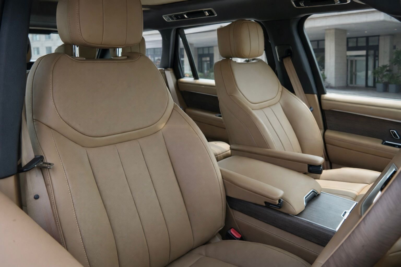 The Range Rover HSE LWB