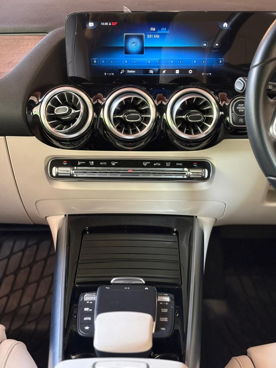 Mercedes Benz GLA 220d