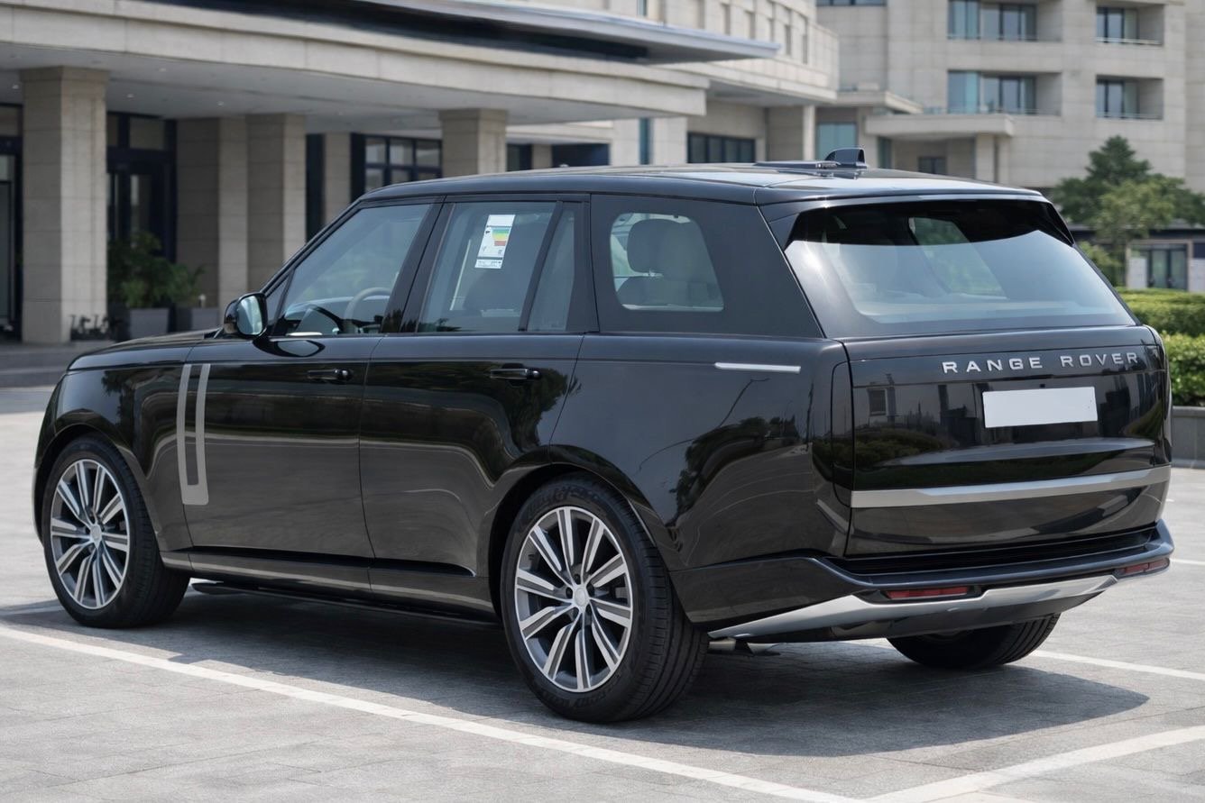 The Range Rover HSE LWB