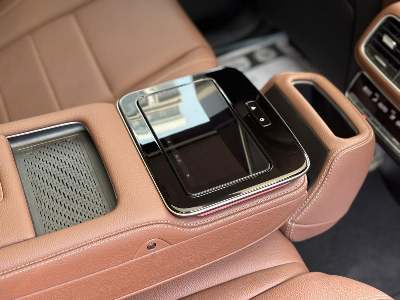 Mercedes Benz GLS 450d Maybach Line (7 seater)