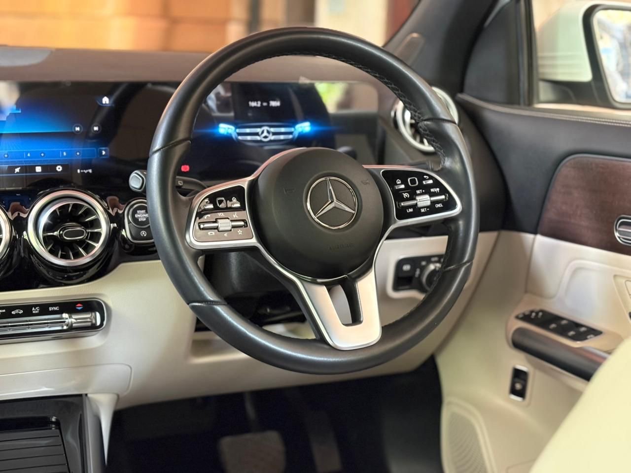 Mercedes Benz GLA 220d